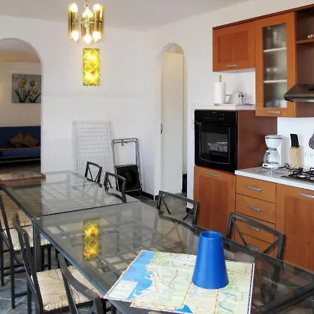 Holiday home Locazione Turistica Aloe - Dia336 Gorleri